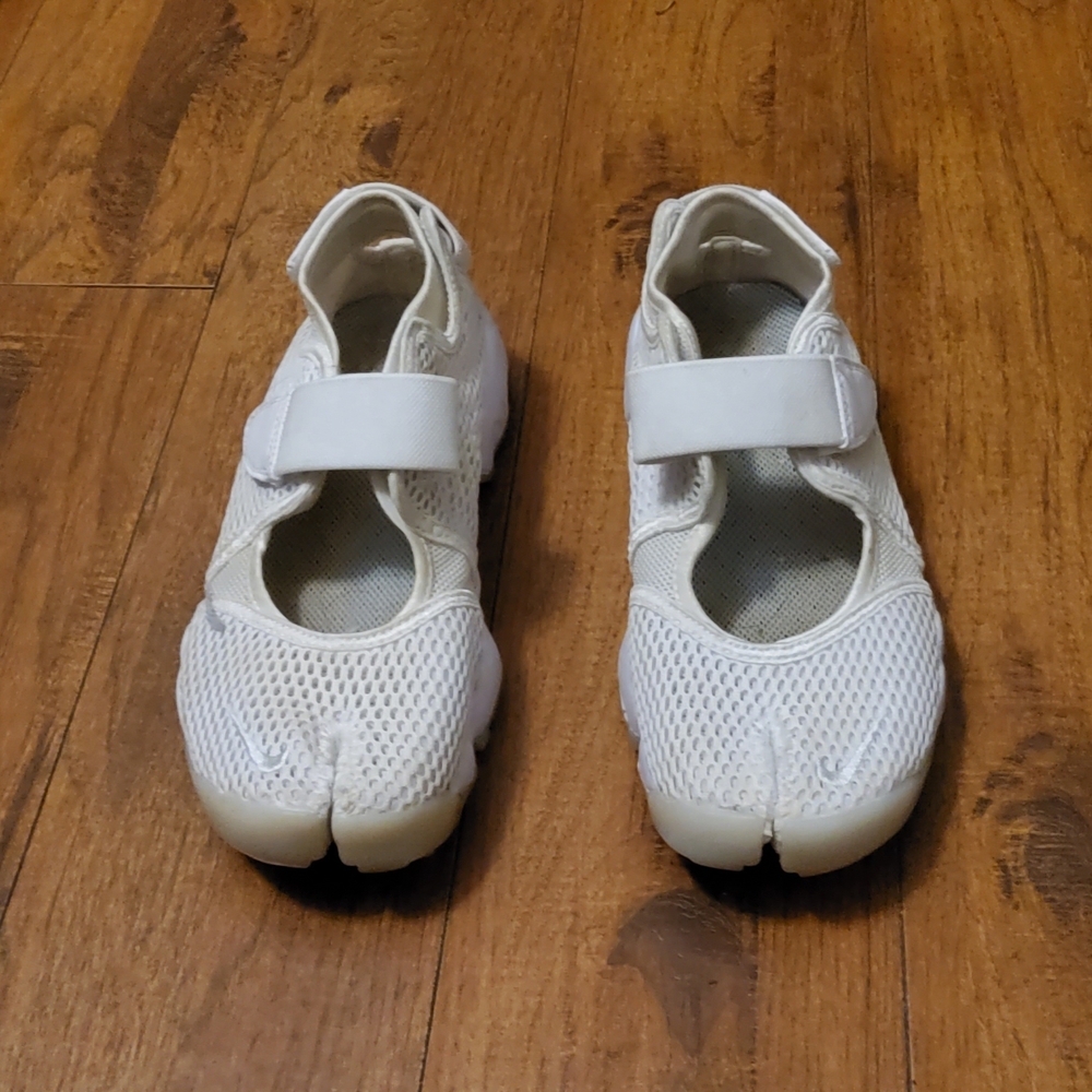 Nike White Mesh Velcro Sneakers